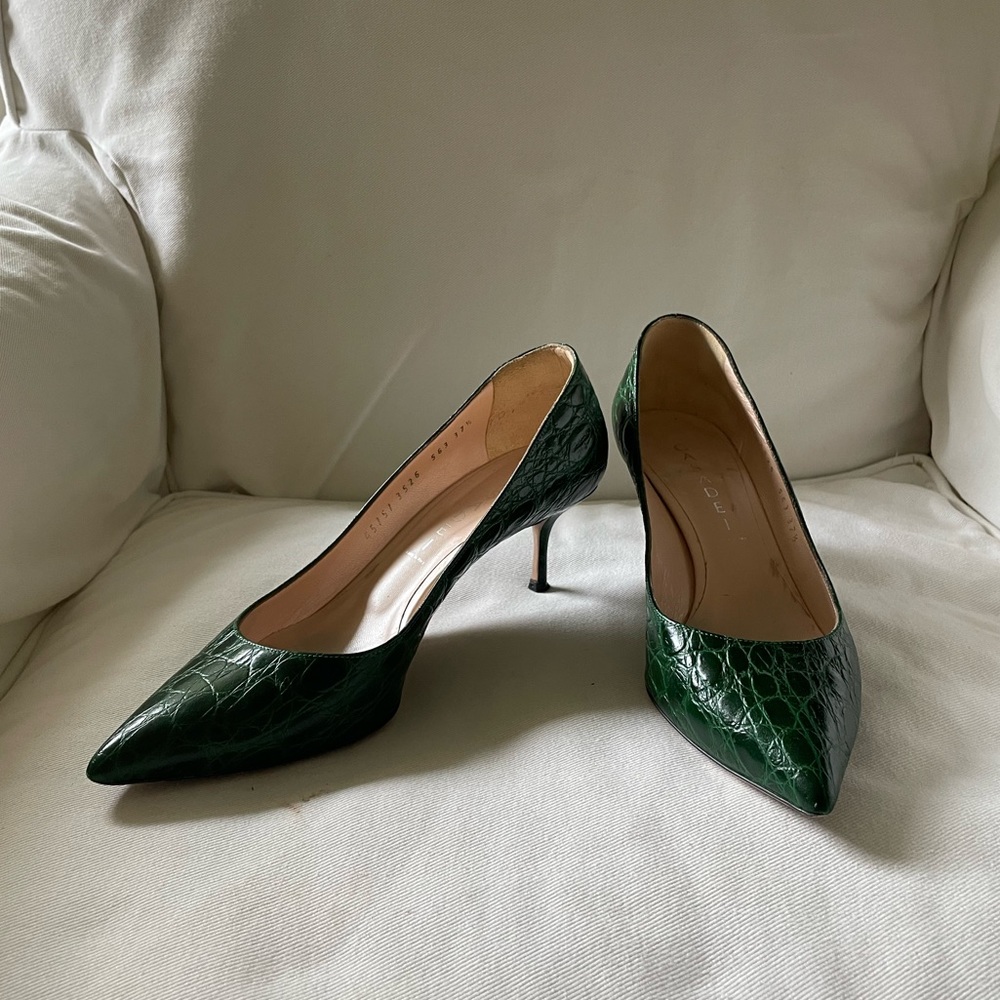 Casadei Green Crocodile Embossed Pointy Toe 2” Kitten Heels sz 7.5